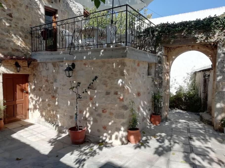 Villa Sofita With Tzakouzi Maroulas Exterior photo